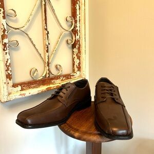 Alfani Men's Classic Brown Oxfords